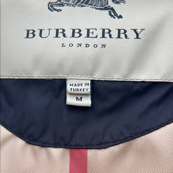 Burberry London Check hooded women’s black puffer belted nylon warm coat zipper - Picture 3 of 12